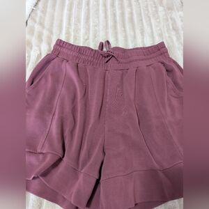 Varley High-Waist Shorts in Mauve